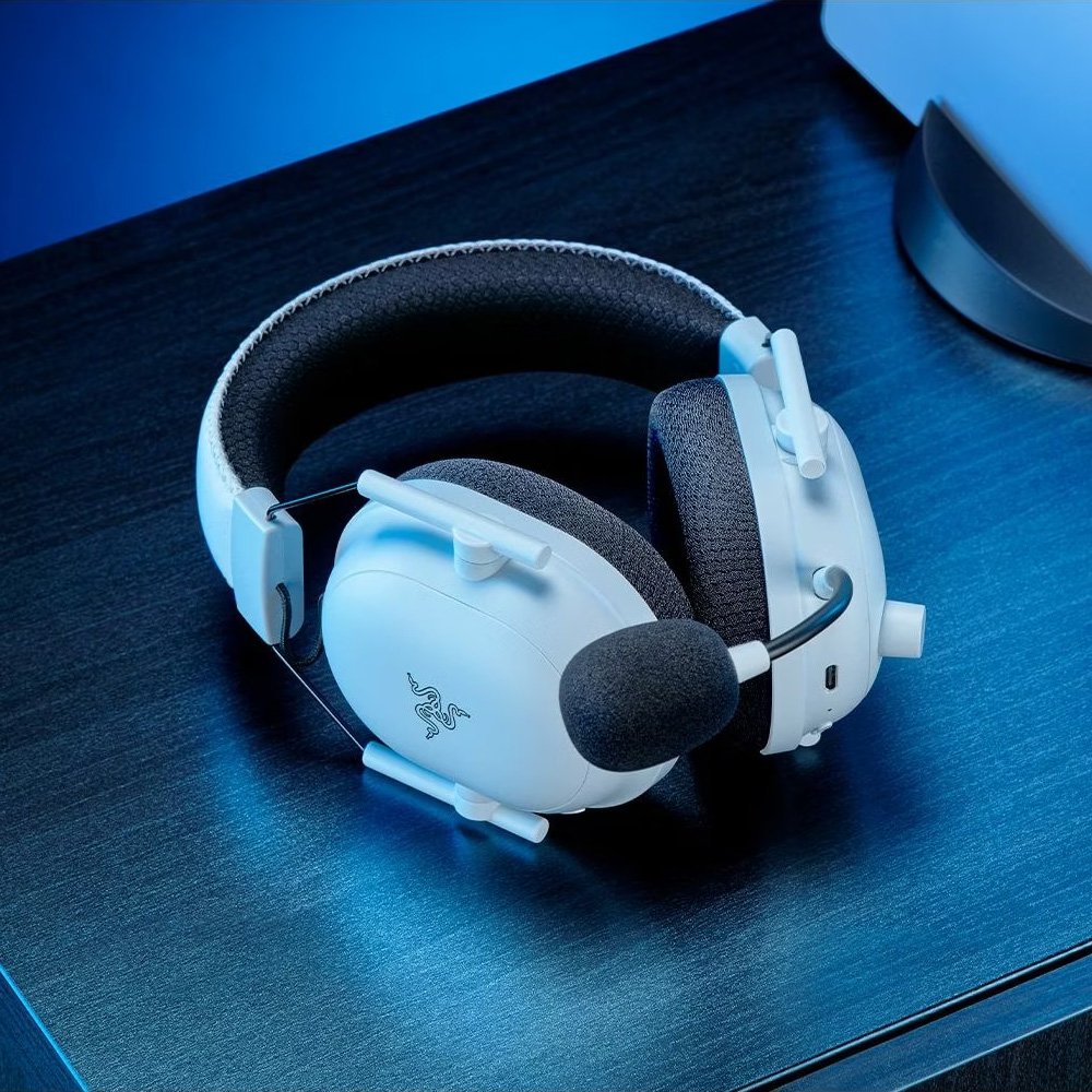 Razer BlackShark V2 Pro for PlayStation - Wireless Console esports Headset - White - EU + ANZ Packaging