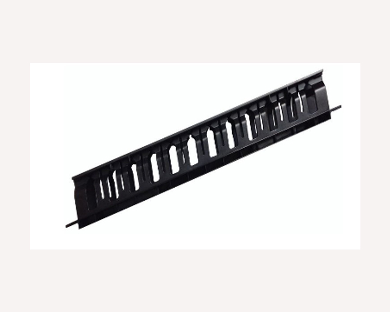 Panel ranzirni 19" kanalica 1U plastični