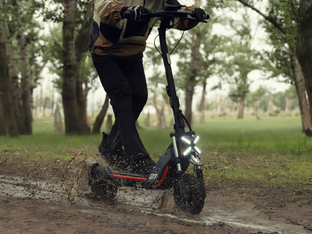 SEGWAY NINEBOT ZT3 PRO Električni Trotinet