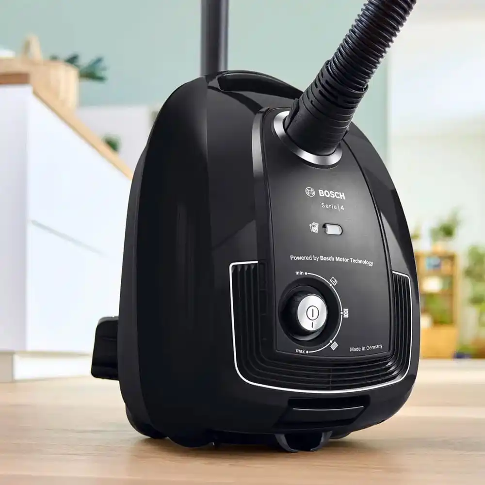 Bosch Usisivač Bosch BGB38BA1/snaga 600W/sa kesom/crni
