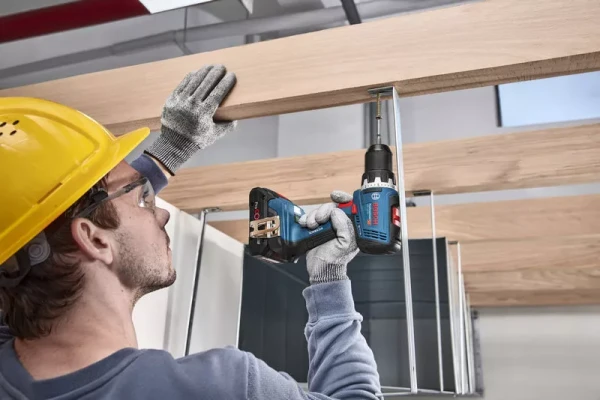 Bosch Akumulatorska bušilica - odvrtač Bosch GSR 18V-65; 18V; 2x2,0Ah + kofer