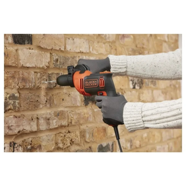 Black&Decker BLACK & DECKER BEH710SA32 Udarna bušilica + 32-delni set nastavaka