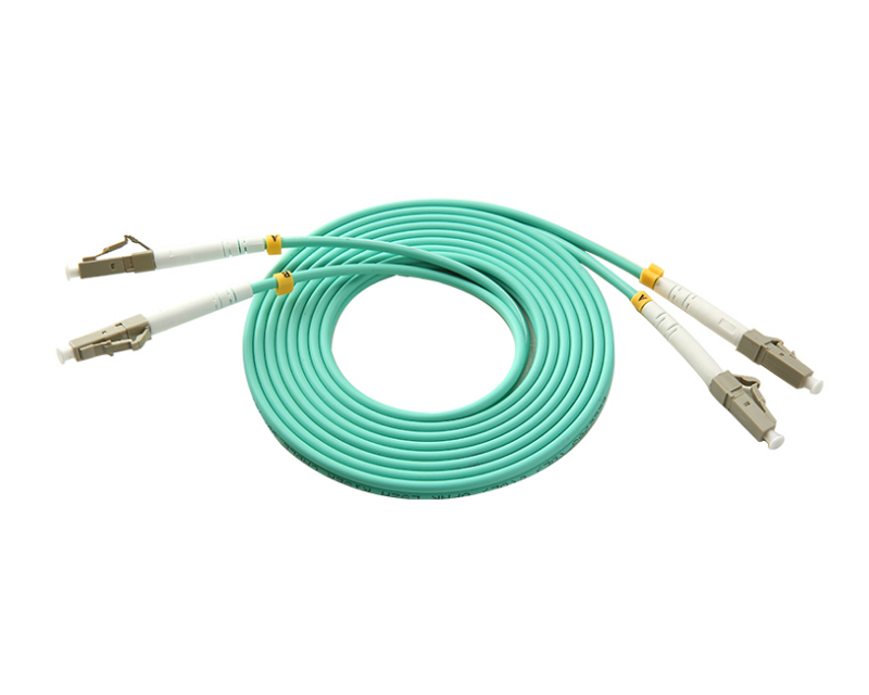 MAXPRO LINE Optički patch kabl OM3/UPC/DX LC-LC /3M